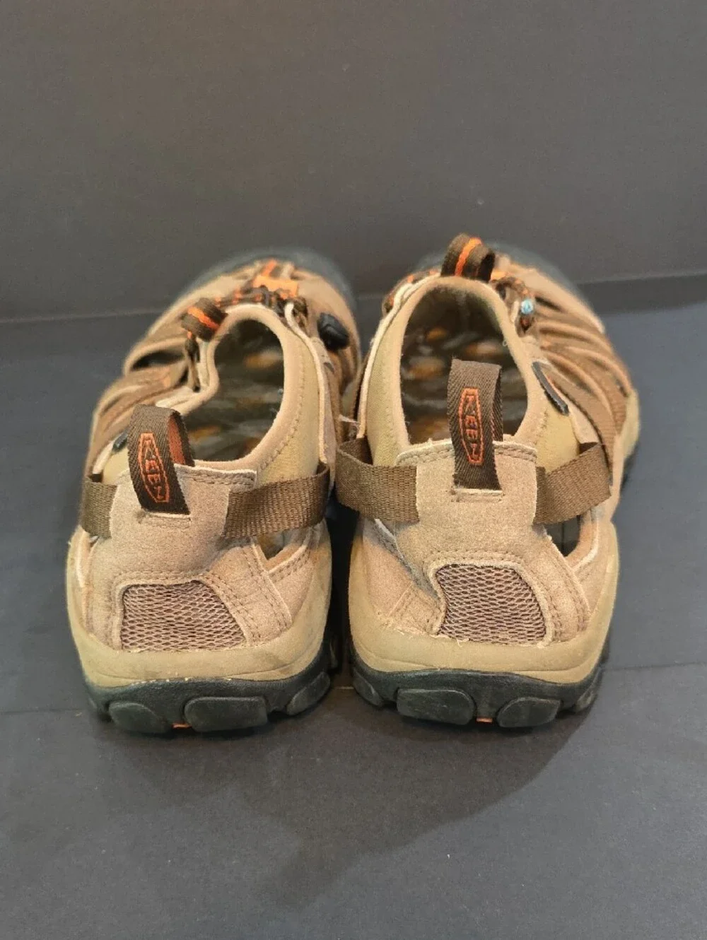 Keen Owyhee Men's Brown and Black Closed-Toe Outdoor Sandals Size 9.5